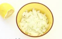 Салат с капустой и горошком - пошаговые рецепты приготовления с маслом или майонезом Белокочанная капуста и зеленый горошек